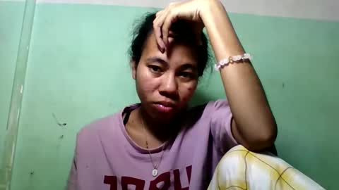 Snapshot of mirah881 chatting on 05/19/26, 06:14 mirah881 online show from 05/19/26, 06:14