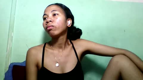 Snapshot of mirah881 chatting on 05/20/26, 07:47 mirah881 online show from 05/20/26, 07:47