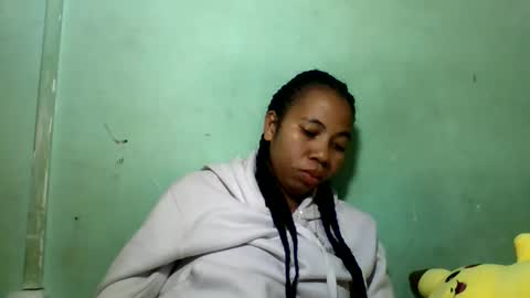 Snapshot of mirah881 chatting on 05/21/26, 06:37 mirah881 online show from 05/21/26, 06:37