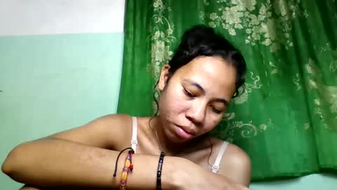 Snapshot of mirah881 chatting on 05/28/26, 07:00 mirah881 online show from 05/28/26, 07:00