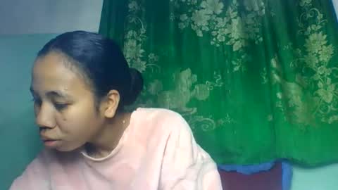 Snapshot of mirah881 chatting on 06/09/26, 06:14 mirah881 online show from 06/09/26, 06:14