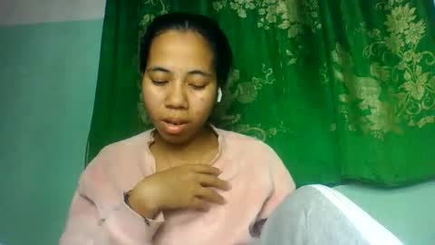 Snapshot of mirah881 chatting on 06/09/26, 06:19 mirah881 online show from 06/09/26, 06:19