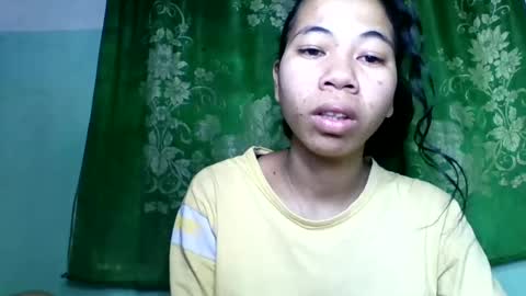 Snapshot of mirah881 chatting on 06/13/26, 05:05 mirah881 online show from 06/13/26, 05:05