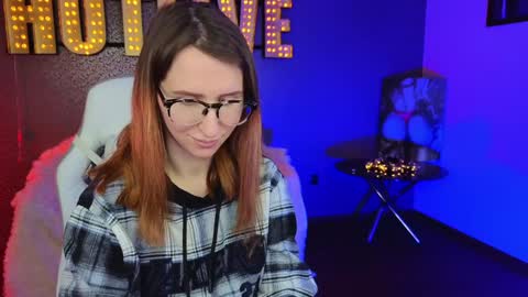 Snapshot of miralush chatting on 12/13/24, 12:28 Mira online show from 12/13/24, 12:28