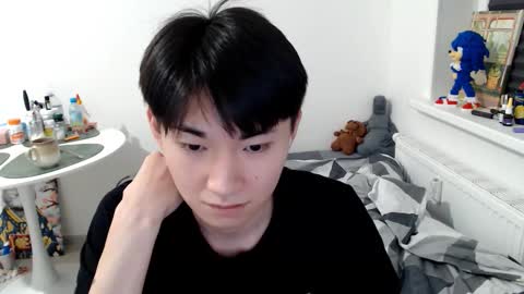 Snapshot of miram_yoo chatting on 10/12/25, 04:00              online show from 10/12/25, 04:00