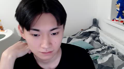 Snapshot of miram_yoo chatting on 10/13/25, 02:55              online show from 10/13/25, 02:55