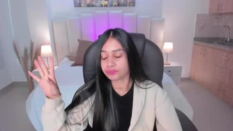 miranda_crawfor online show from 10/08/25, 12:25