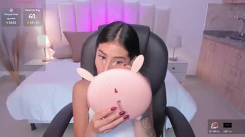 Snapshot of miranda_crawfor chatting on 11/26/25, 12:17 miranda_crawfor online show from 11/26/25, 12:17