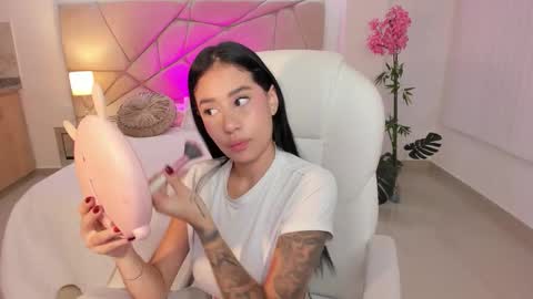 Snapshot of miranda_crawfor chatting on 11/29/25, 12:41 miranda_crawfor online show from 11/29/25, 12:41