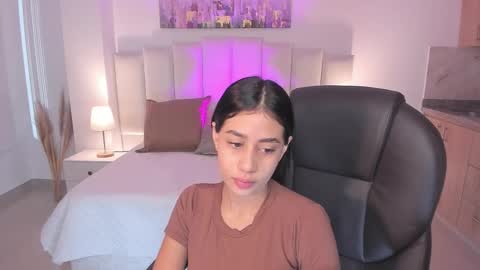 Snapshot of miranda_crawfor chatting on 12/02/25, 11:48 miranda_crawfor online show from 12/02/25, 11:48