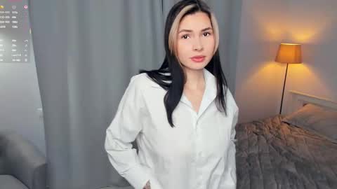 Snapshot of mirandabettman chatting on 12/14/25, 07:36 My name is Adele online show from 12/14/25, 07:36