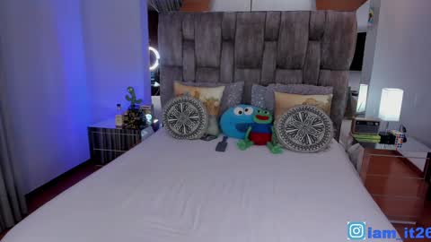 Miranda online show from 02/09/25, 02:17