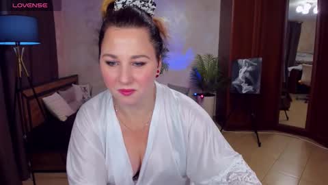 MirandaDyson online show from 09/17/25, 11:01