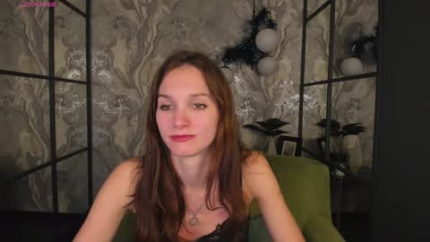 Snapshot of mirandaglow chatting on 01/14/25, 05:40 Miranda online show from 01/14/25, 05:40