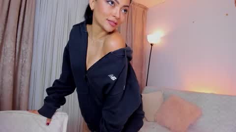 Snapshot of mirandasachs chatting on 12/01/25, 11:10 Miranda online show from 12/01/25, 11:10