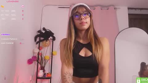 MIRANDA HERNANDEZ online show from 10/30/25, 04:58