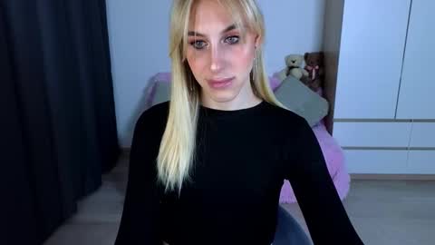 Snapshot of miraraid chatting on 12/18/25, 04:13 miraraid online show from 12/18/25, 04:13