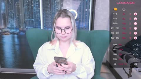 Kira online show from 12/08/24, 10:03