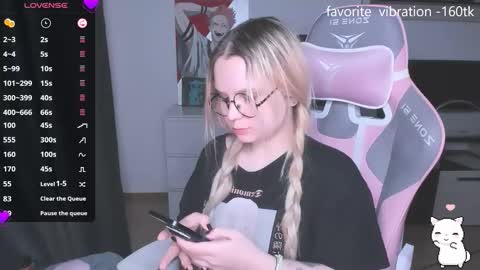 Kira online show from 10/15/25, 01:17