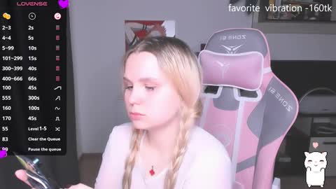 Kira online show from 10/15/25, 06:30