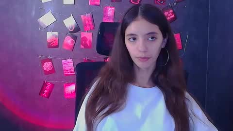 Snapshot of miri_miss chatting on 11/21/25, 12:37 Miri online show from 11/21/25, 12:37