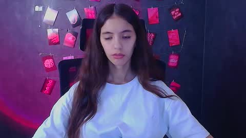 Snapshot of miri_miss chatting on 11/23/25, 12:38 Miri online show from 11/23/25, 12:38