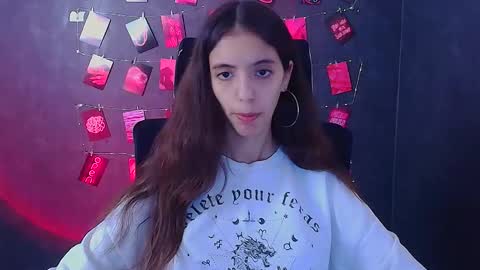 Snapshot of miri_miss chatting on 11/24/25, 12:38 Miri online show from 11/24/25, 12:38