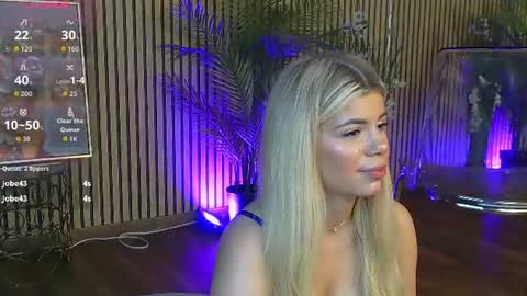 Snapshot of miriambllue chatting on 06/11/26, 06:11 miriambllue online show from 06/11/26, 06:11