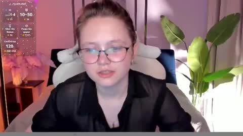 Snapshot of mirra_kiss chatting on 06/11/26, 01:49 Mirra online show from 06/11/26, 01:49
