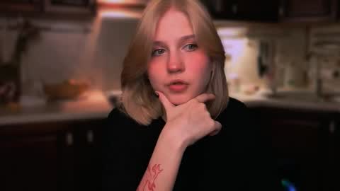 Snapshot of mirrameow chatting on 11/09/25, 08:51 Mira online show from 11/09/25, 08:51