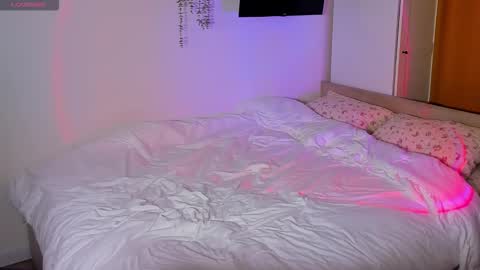 Shelley online show from 09/17/25, 05:53