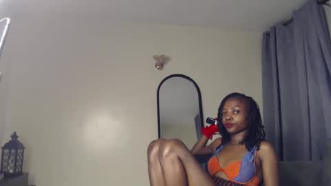 Snapshot of mis_kaylee chatting on 06/10/26, 11:09 mis_kaylee online show from 06/10/26, 11:09