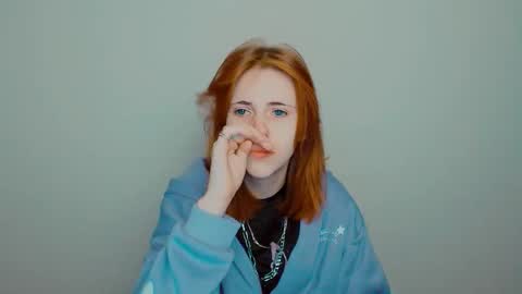 misaki_chan_ online show from 10/11/25, 10:19