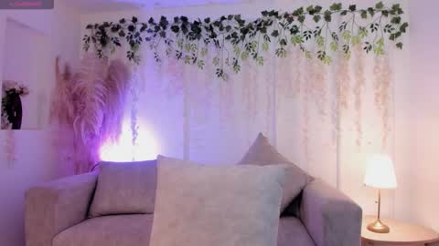 Snapshot of mishanabi_ chatting on 12/02/25, 08:15 Misha online show from 12/02/25, 08:15