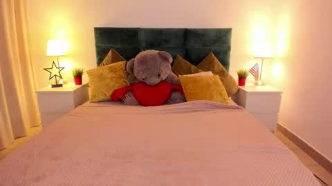 mishapallmer online show from 10/19/25, 08:15