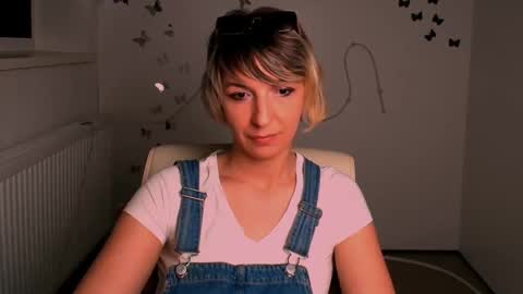Mishelle online show from 05/05/26, 06:49