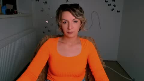 Snapshot of mishelle_blondie chatting on 06/17/26, 11:56 Mishelle online show from 06/17/26, 11:56