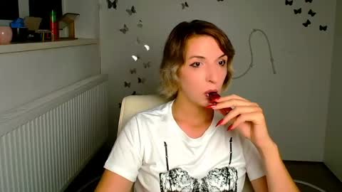 Snapshot of mishelle_blondie chatting on 07/11/26, 11:46 Mishelle online show from 07/11/26, 11:46