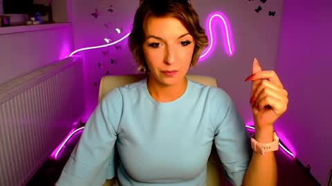 Snapshot of mishelle_blondie chatting on 07/24/26, 02:48 Mishelle online show from 07/24/26, 02:48