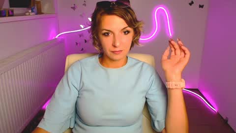 Snapshot of mishelle_blondie chatting on 07/25/26, 12:03 Mishelle online show from 07/25/26, 12:03