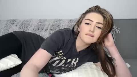 Snapshot of mishymoon chatting on 09/29/25, 07:13 Elora online show from 09/29/25, 07:13