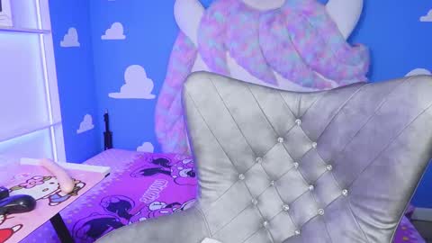 Snapshot of miss___angel chatting on 10/15/25, 06:08 miss___angel online show from 10/15/25, 06:08