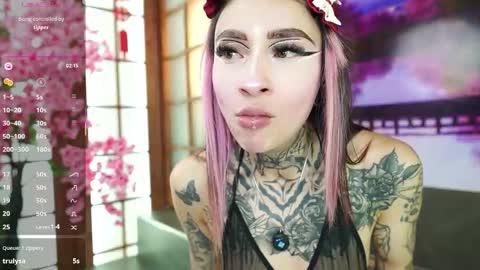 Snapshot of miss___angel chatting on 11/13/25, 06:18 miss___angel online show from 11/13/25, 06:18