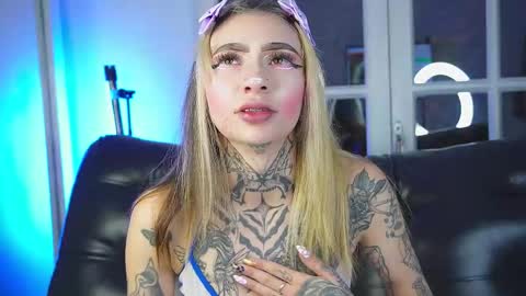 Snapshot of miss___angel chatting on 03/11/26, 11:05 miss___angel online show from 03/11/26, 11:05