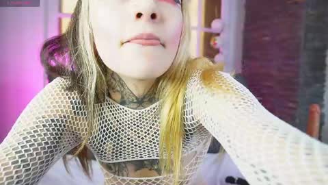 Snapshot of miss___angel chatting on 04/29/26, 05:30 miss___angel online show from 04/29/26, 05:30
