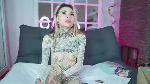 Snapshot of miss___angel chatting on 06/13/26, 11:08 miss___angel online show from 06/13/26, 11:08