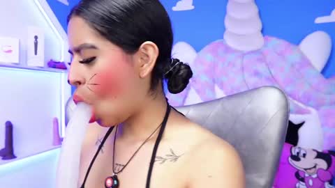 Anya online show from 02/28/25, 11:03