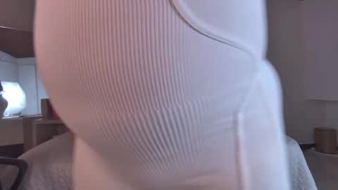 miss__ary_ online show from 05/19/26, 11:49