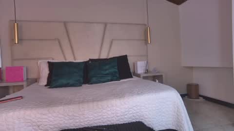 miss__ary_ online show from 05/28/26, 11:51