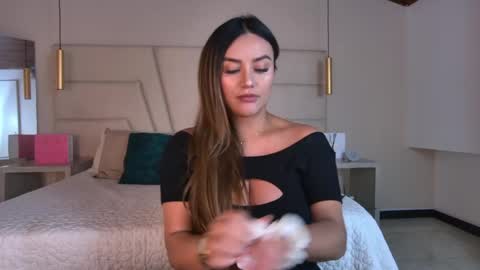 miss__ary_ online show from 06/04/26, 11:49
